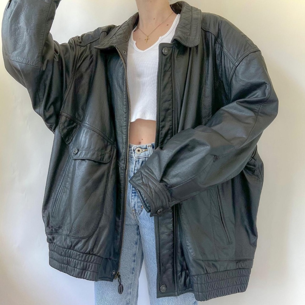Vintage 80s/90s Black Collared Leather Aviator Bomber Jacket ✨